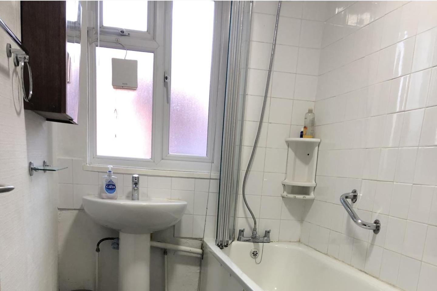 Lovely One-Bed Apartment To Rent In ลอนดอน ภายนอก รูปภาพ